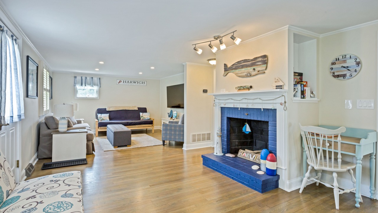 Photo of Livingroom in East Harwich