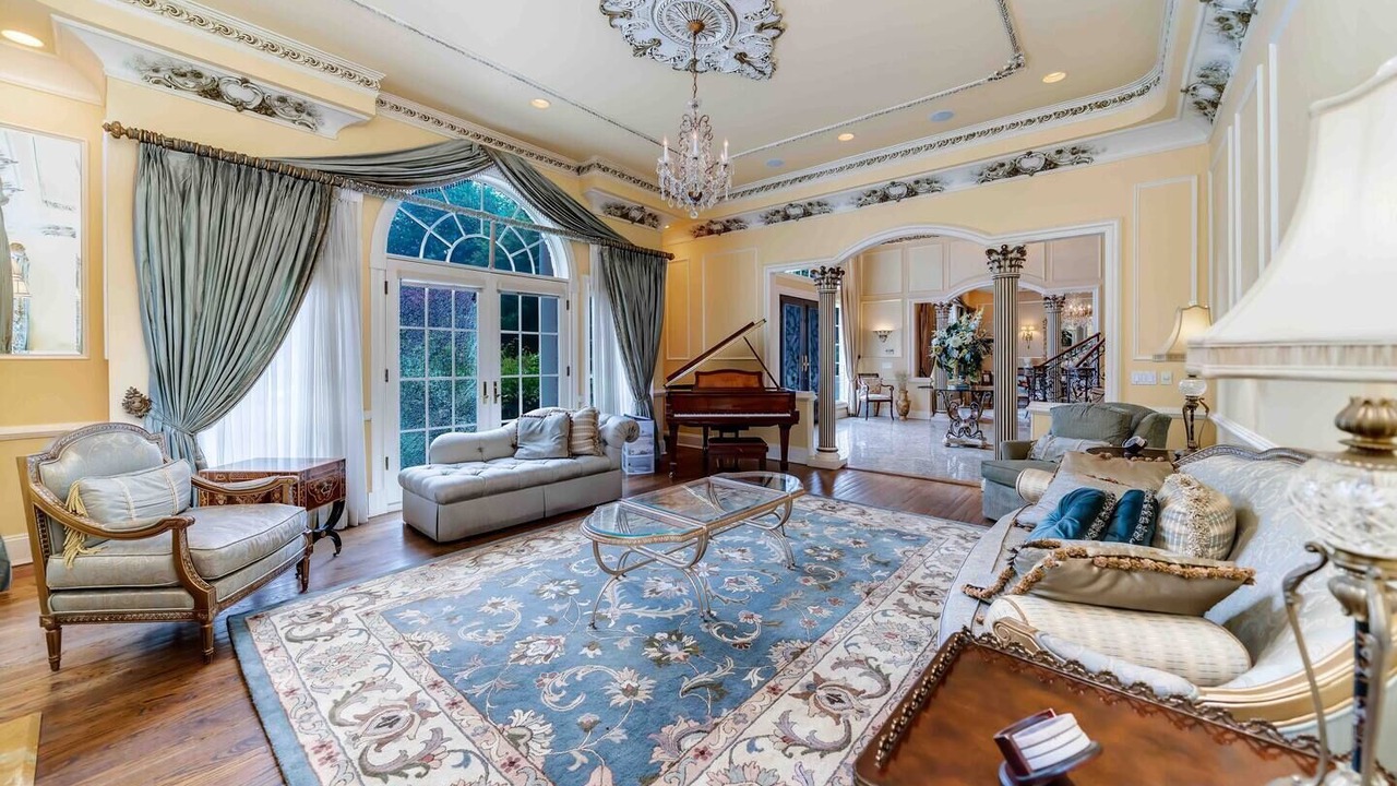 Photo of Livingroom in Glen Head