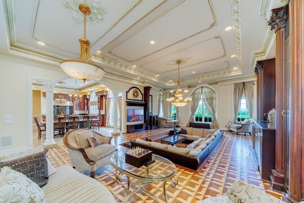 Photo of Livingroom in Glen Head