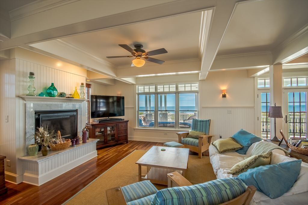 Photo of Livingroom in Admiral Estates