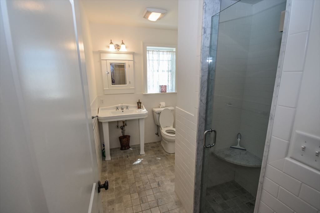 Photo of Bathroom in Admiral Estates