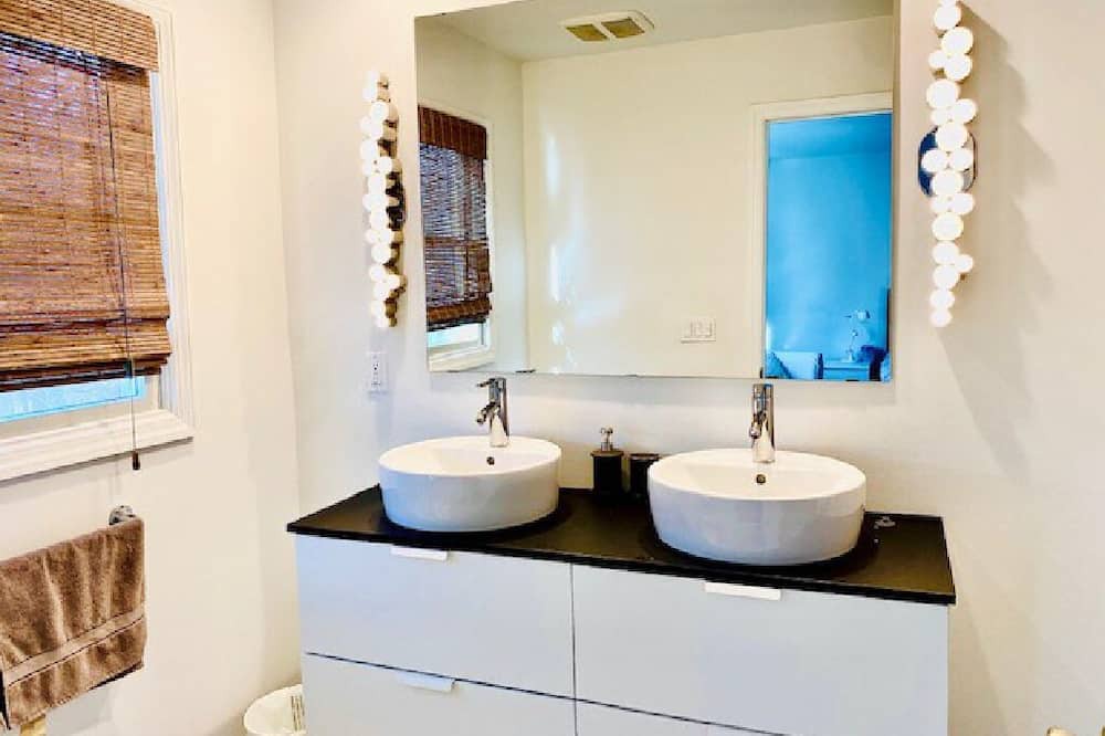 Photo of Bathroom in Miller Place