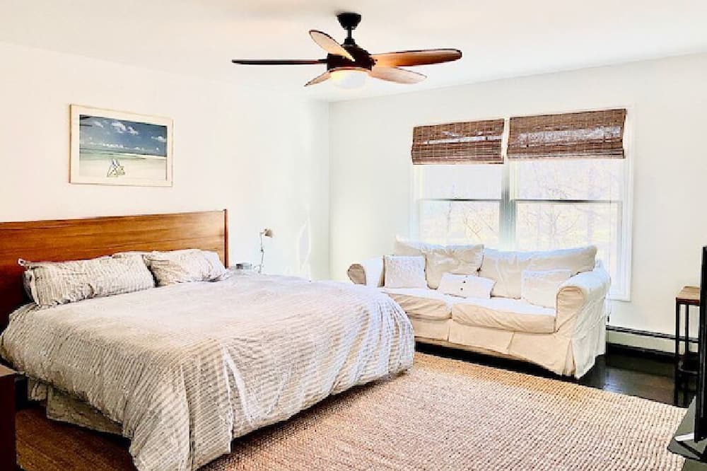 Photo of Bedroom in Miller Place