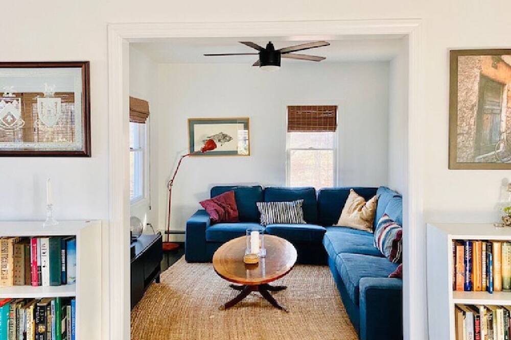 Photo of Livingroom in Miller Place
