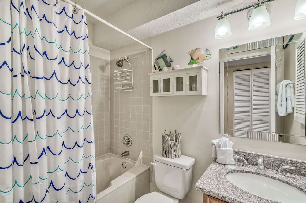 Photo of Bathroom in Gulf Pines