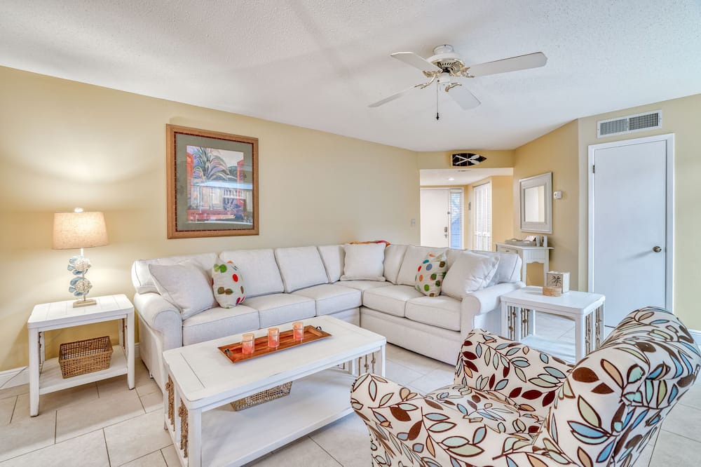 Photo of Livingroom in Gulf Pines
