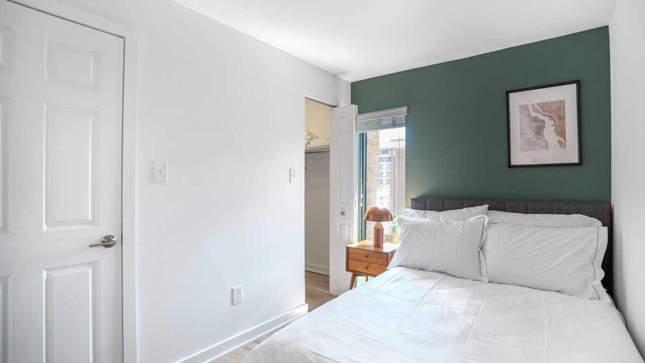Photo of Bedroom in Foggy Bottom