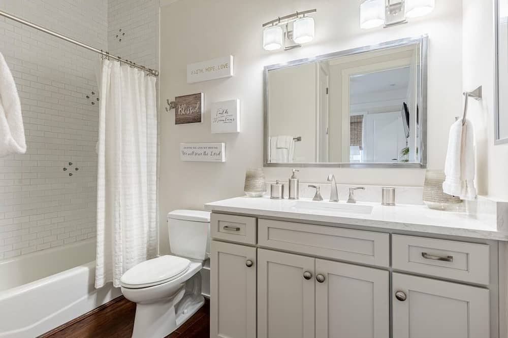 Photo of Bathroom in Beach District