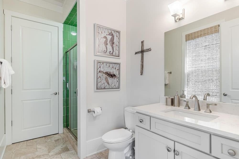 Photo of Bathroom in Beach District