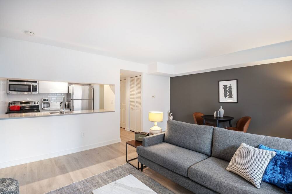 Photo of Livingroom in Foggy Bottom