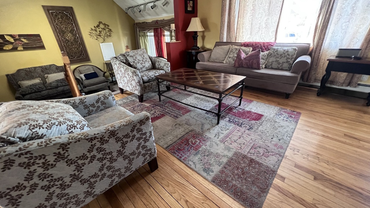 Photo of Livingroom in Bethpage