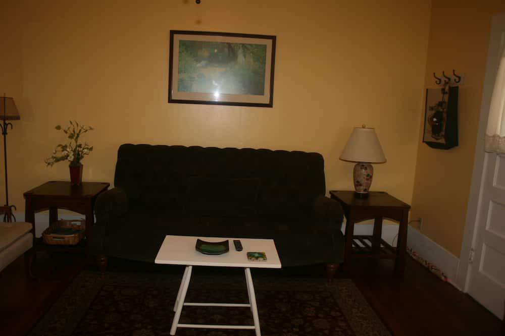Photo of Livingroom in Madison