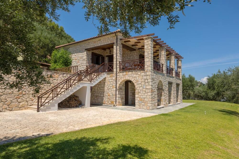 Photo of Outdoor in Lithakia