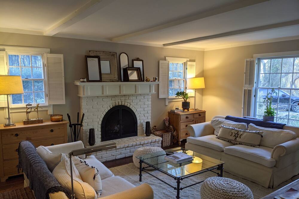 Photo of Livingroom in Bellport