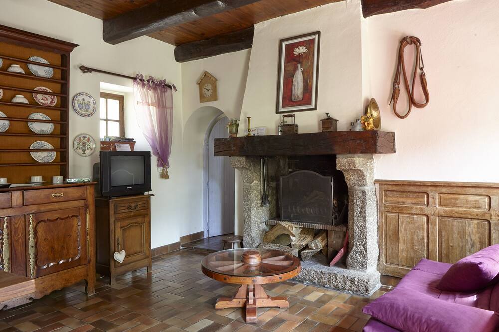 Photo of Livingroom in Plouegat-Moysan
