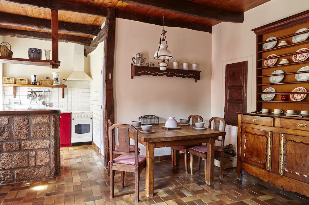 Photo of Kitchen in Plouegat-Moysan