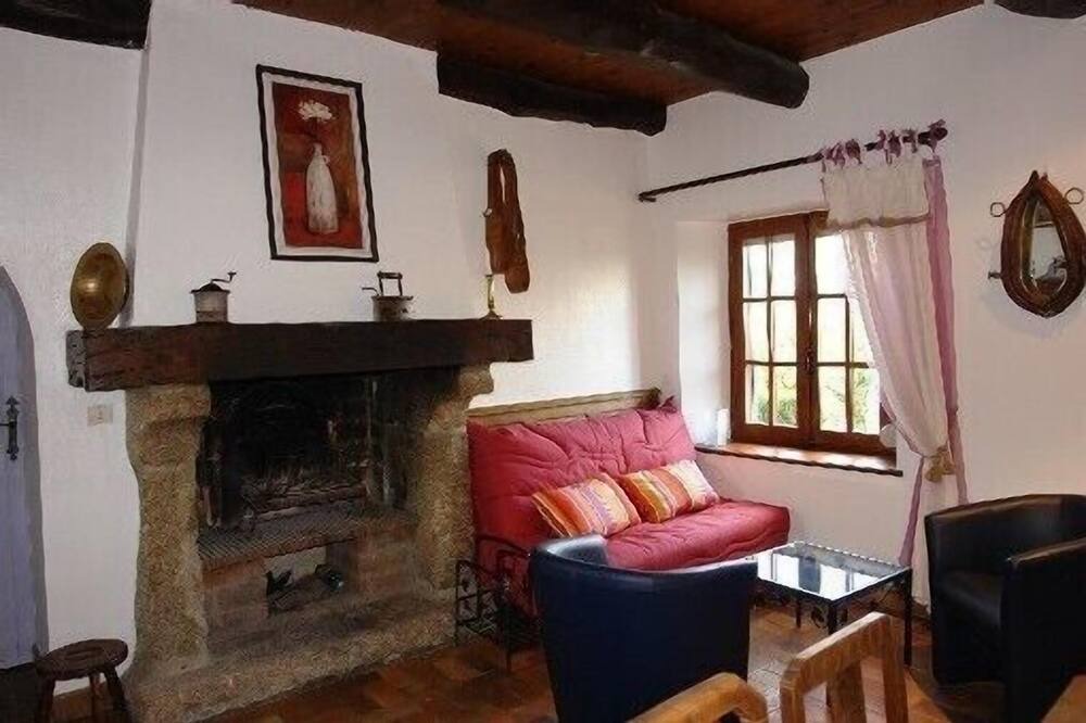 Photo of Livingroom in Plouegat-Moysan