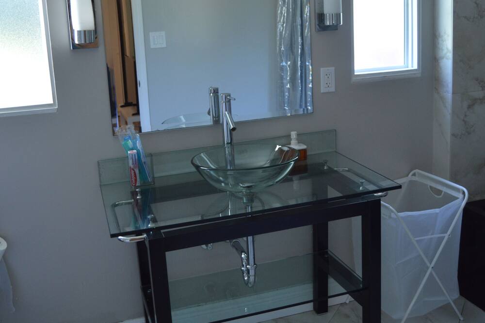 Photo of Bathroom in Davie