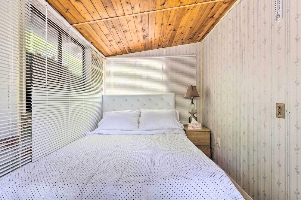 Photo of Bedroom in Baiting Hollow