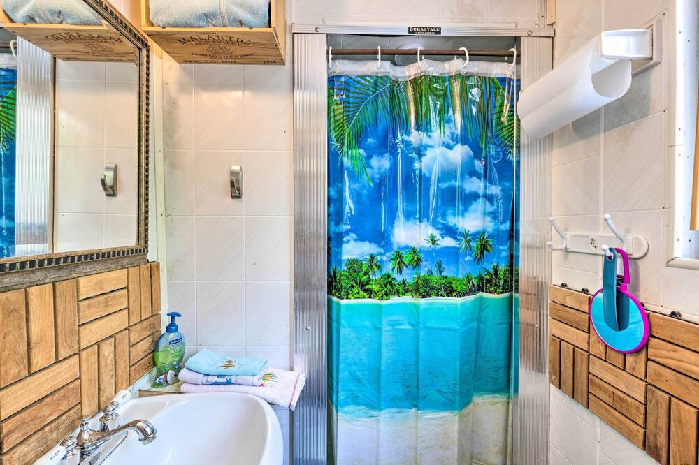 Photo of Bathroom in Baiting Hollow