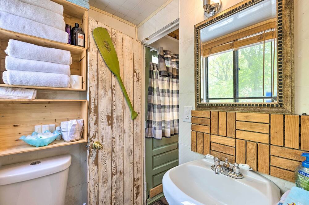 Photo of Bathroom in Baiting Hollow