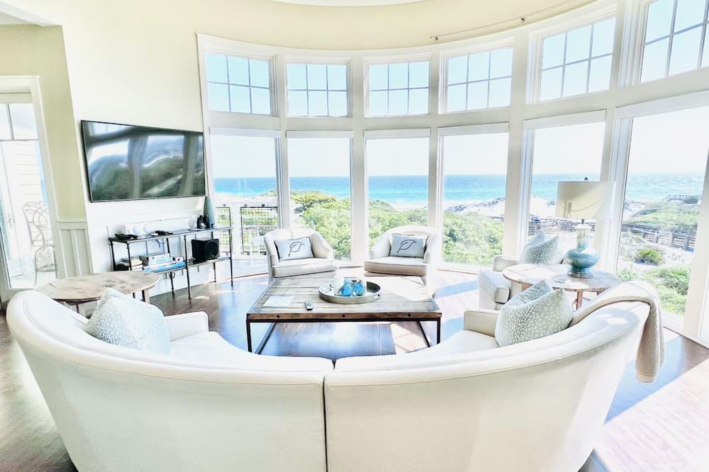 Photo of Livingroom in WaterSound Beach
