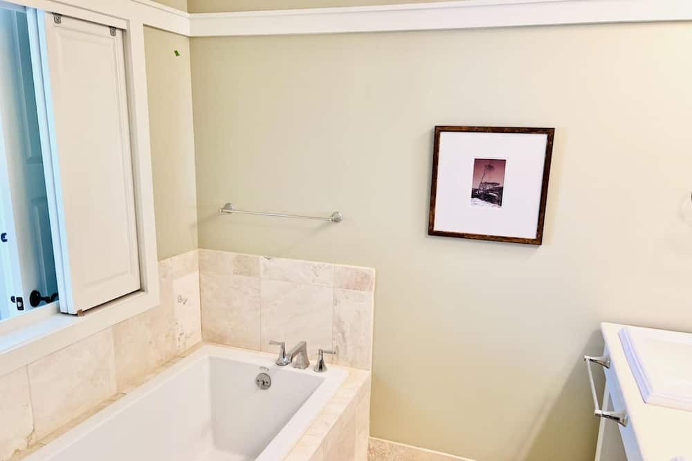 Photo of Bathroom in WaterSound Beach