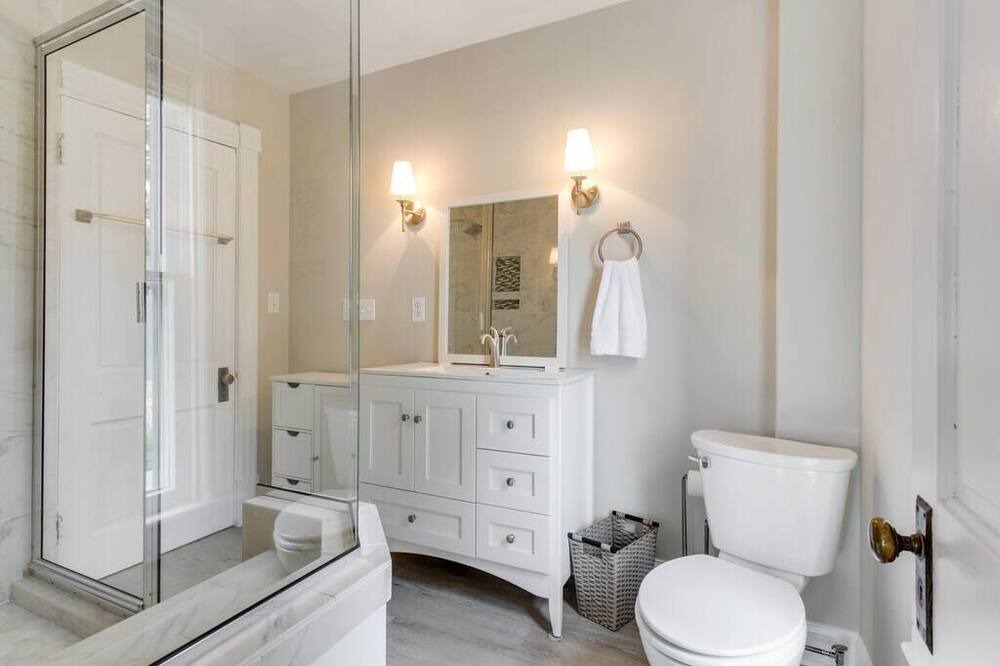 Photo of Bathroom in Mathews
