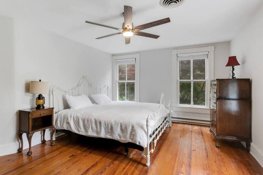 Photo of Bedroom in Mathews