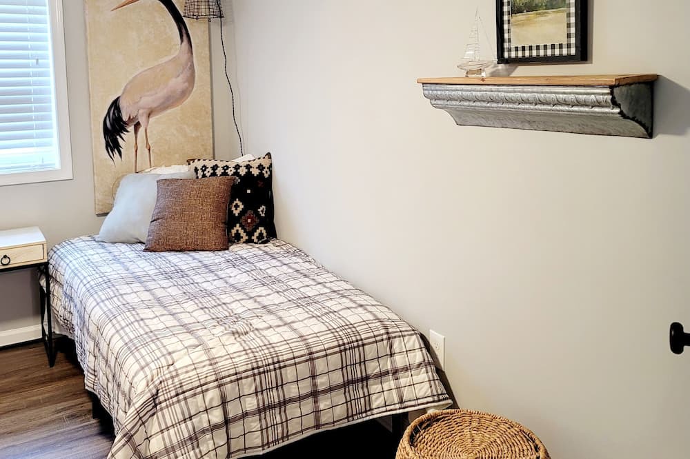 Photo of Bedroom in Colonial Beach