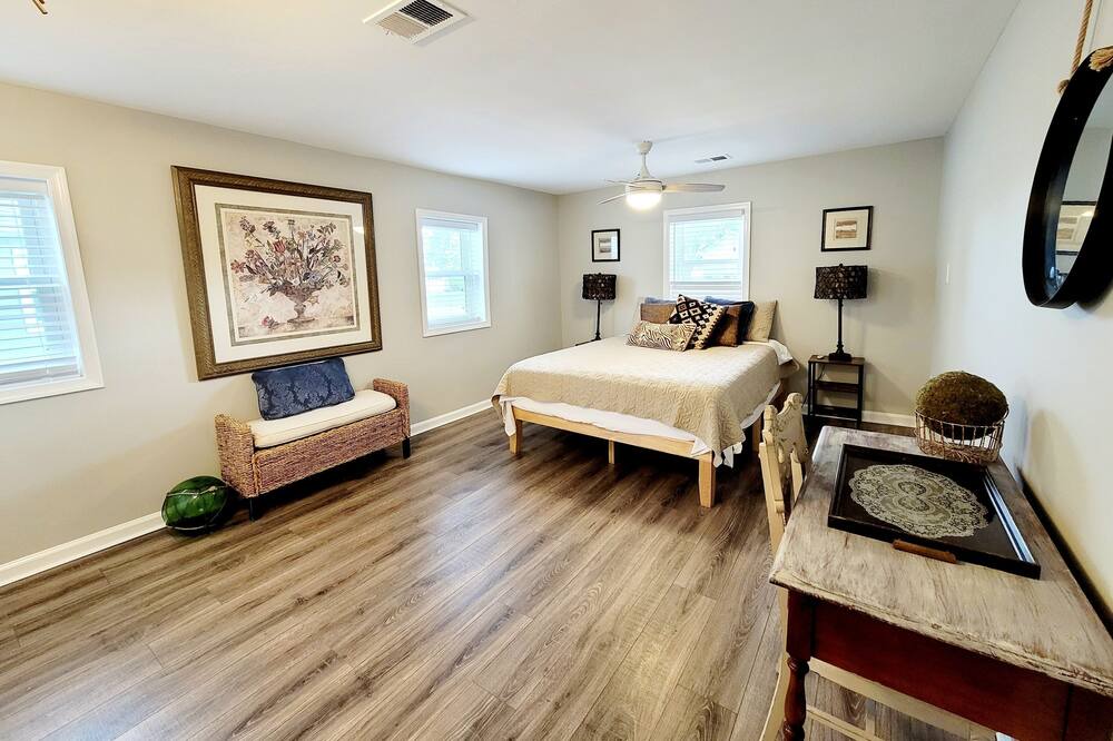 Photo of Bedroom in Colonial Beach