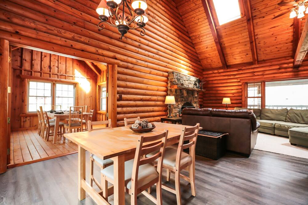 Photo of Livingroom in Haywood
