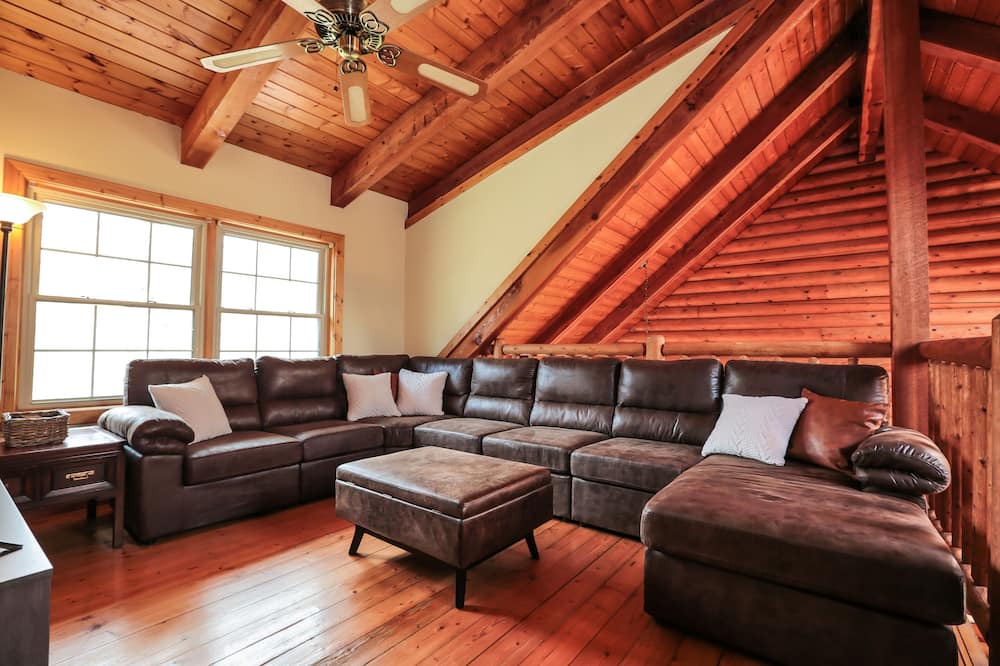 Photo of Livingroom in Haywood