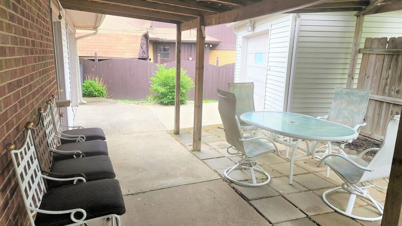 Photo of Outdoor in Speedway