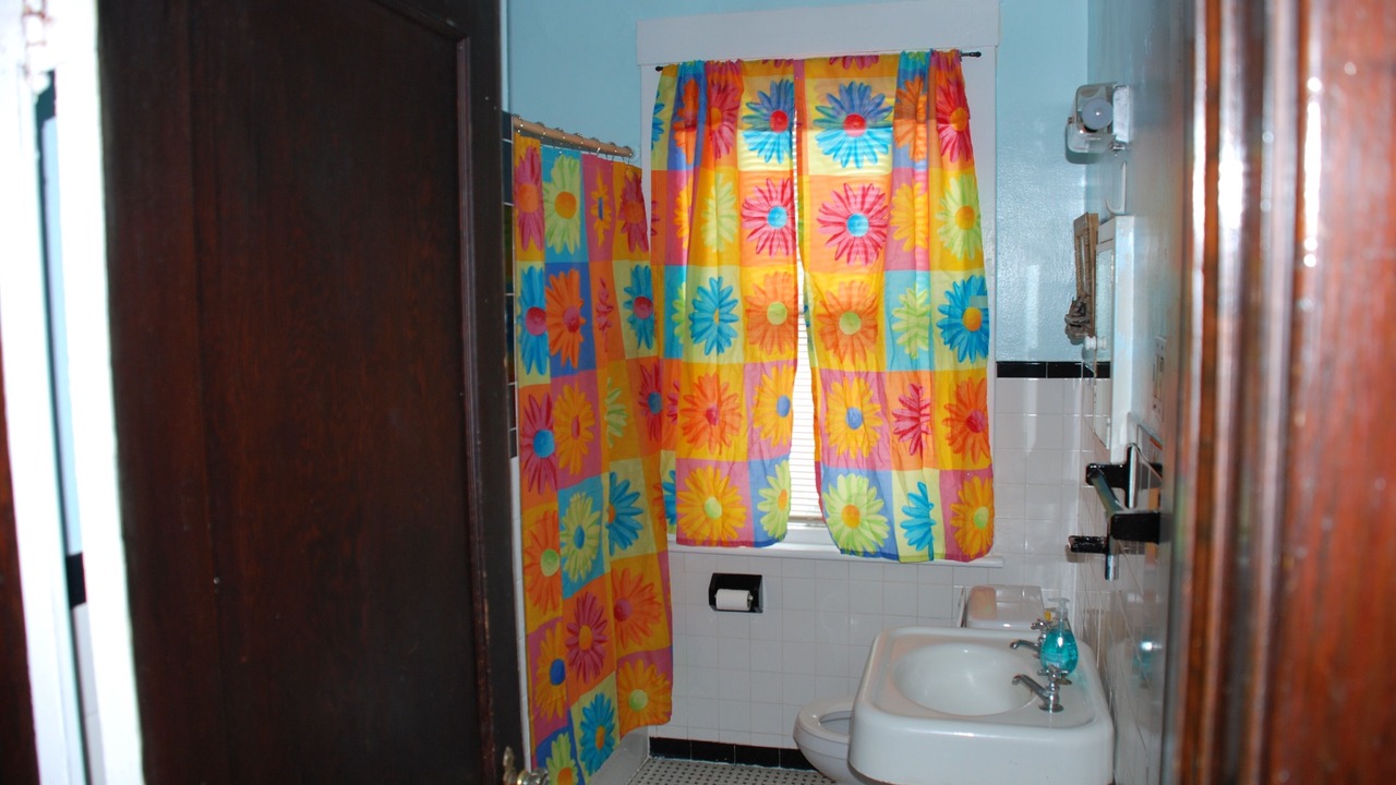 Photo of Bathroom in Cottage Line