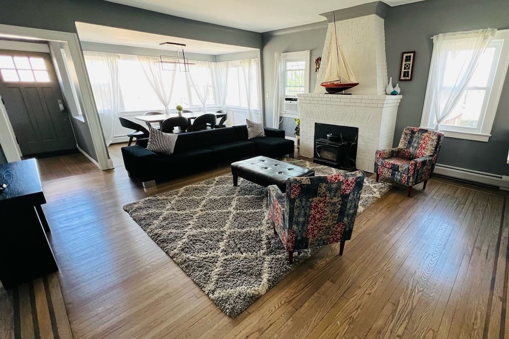 Photo of Livingroom in Ronkonkoma
