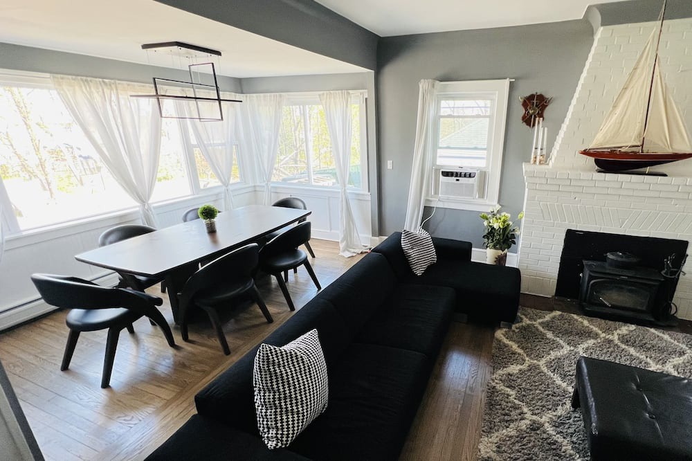Photo of Livingroom in Ronkonkoma