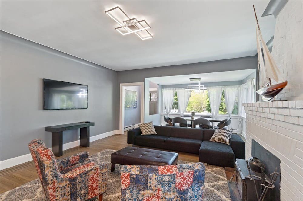 Photo of Livingroom in Ronkonkoma