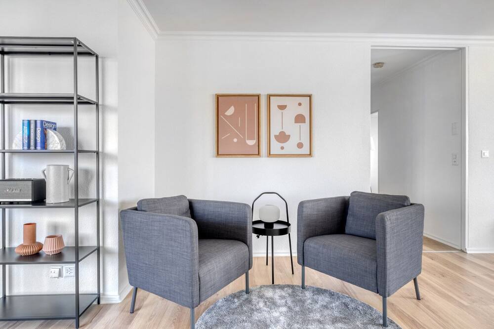 Photo of Livingroom in Iselin