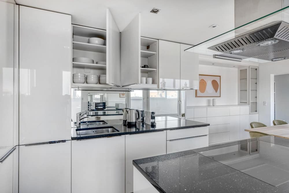 Photo of Kitchen in Iselin