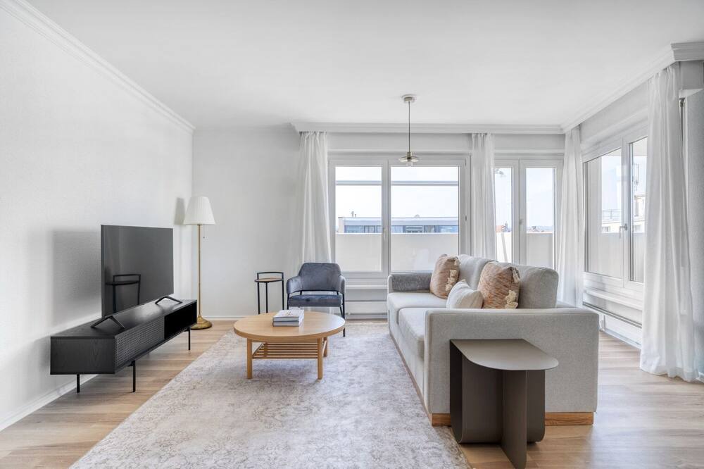 Photo of Livingroom in Iselin