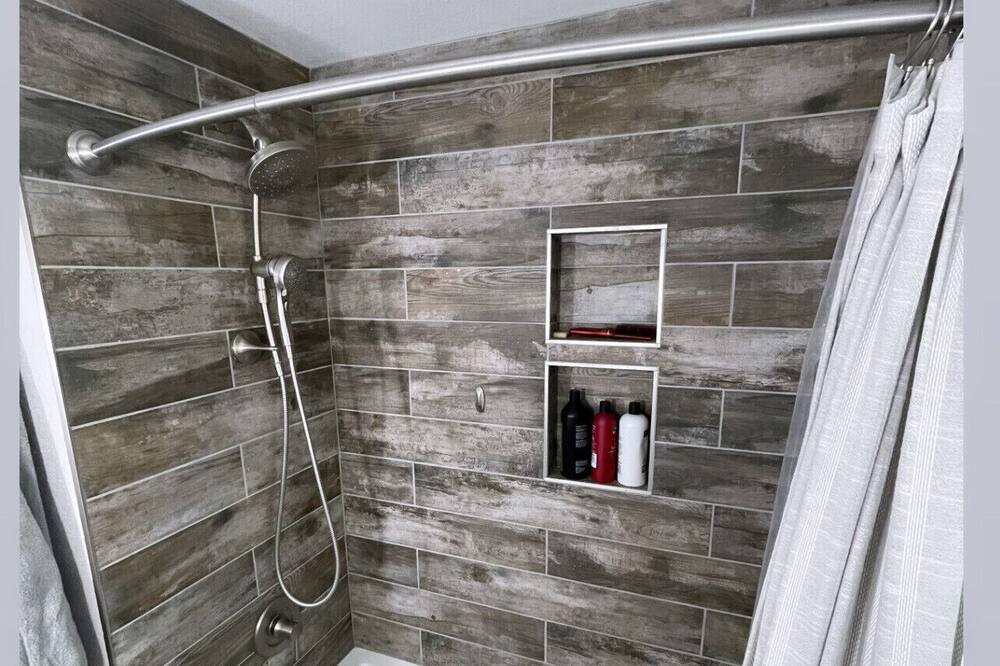 Photo of Bathroom in Roseland