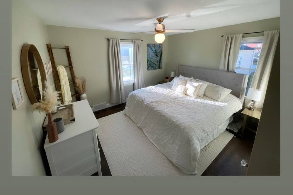 Photo of Bedroom in Roseland
