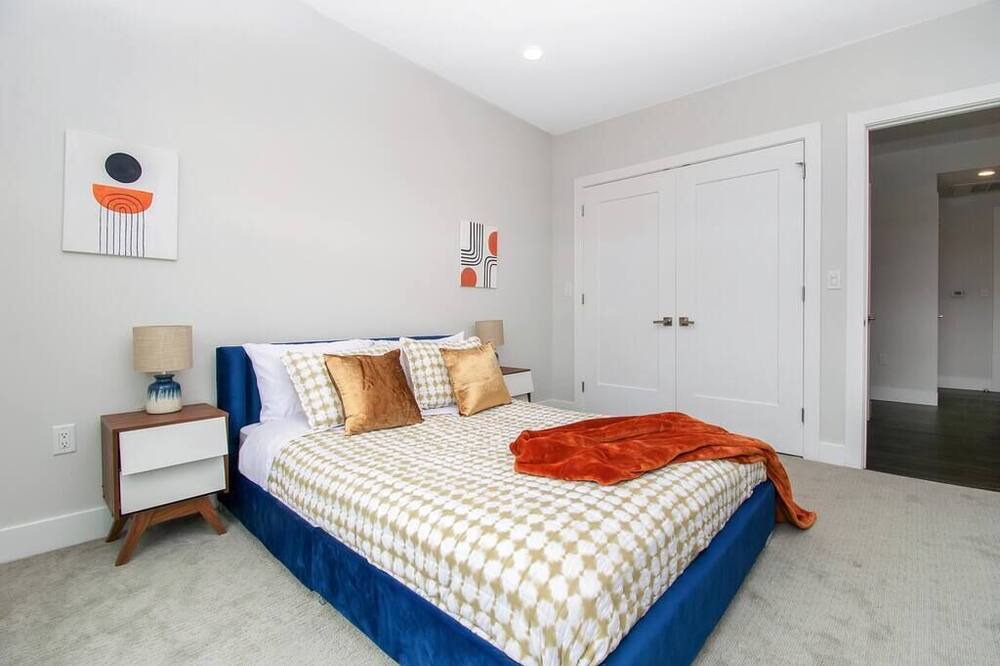 Photo of Bedroom in Black Rock Historic District