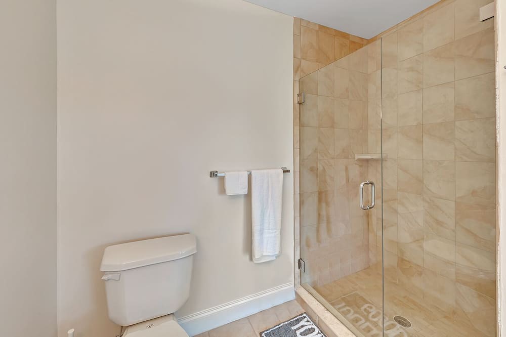 Photo of Bathroom in South Lake