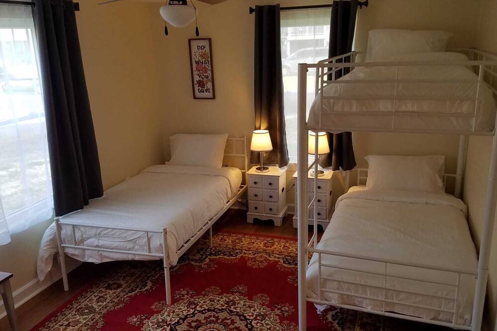 Photo of Bedroom in Colonial Beach