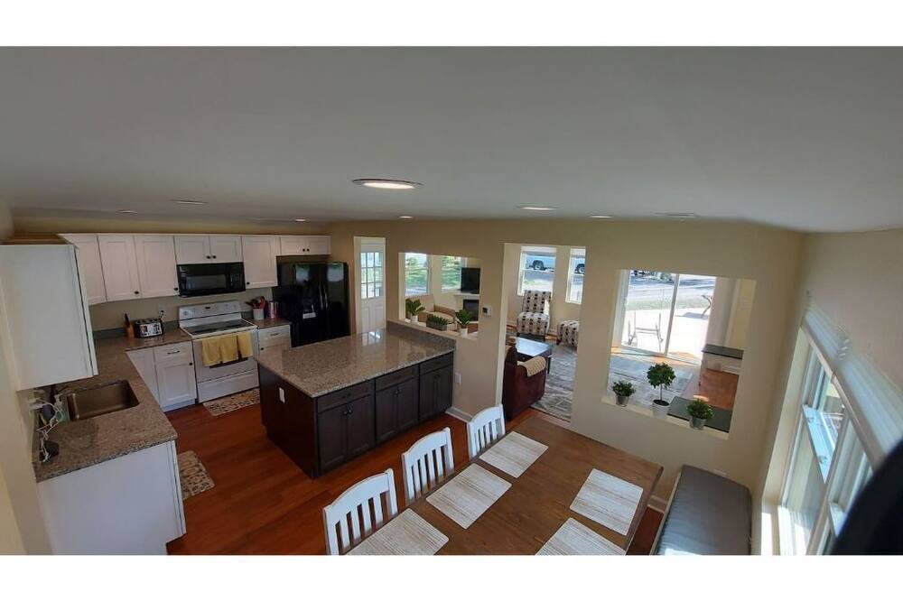 Photo of Livingroom in Colonial Beach