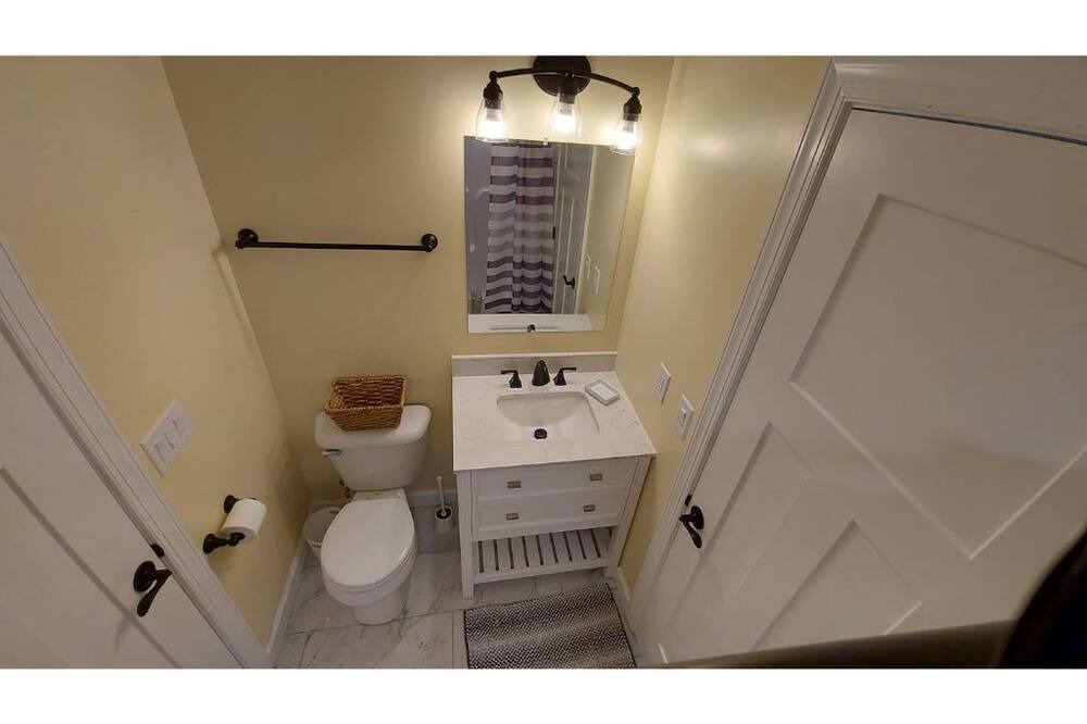 Photo of Bathroom in Colonial Beach