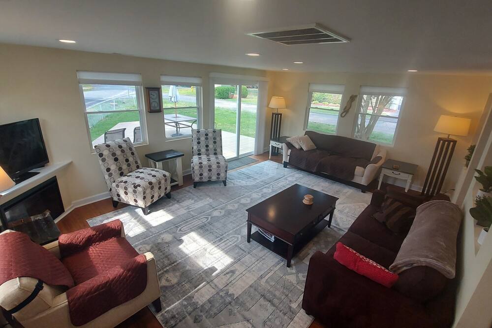 Photo of Bedroom in Colonial Beach