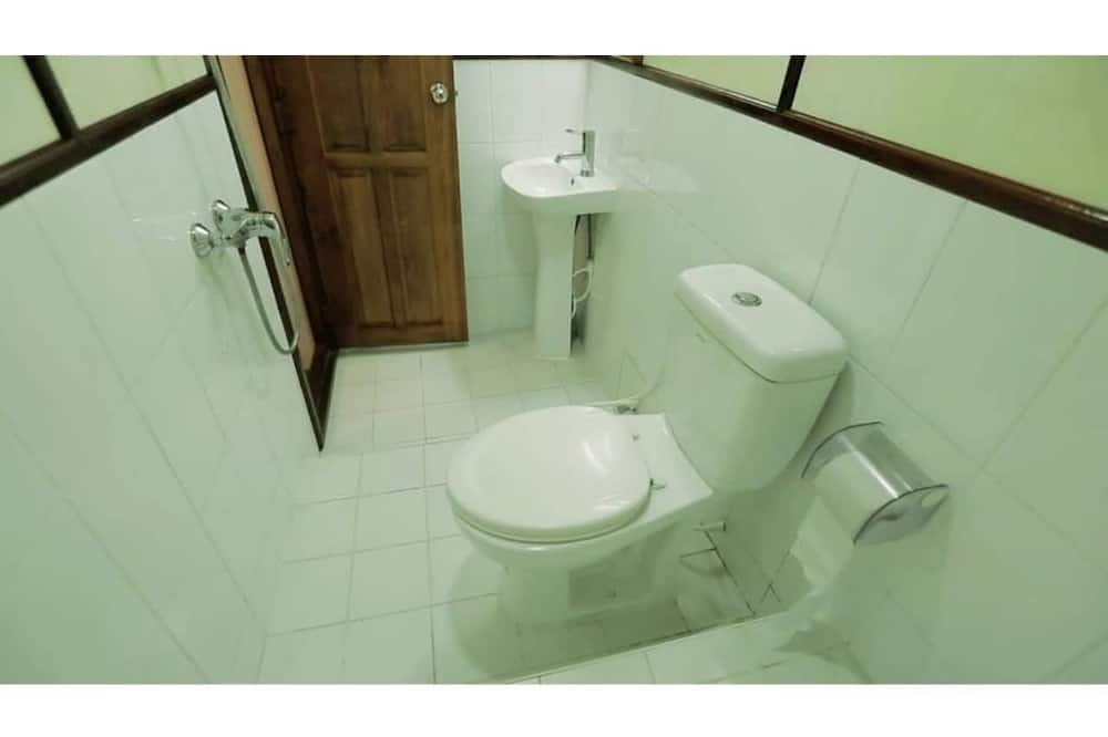 Photo of Bathroom in Vaavu Atoll